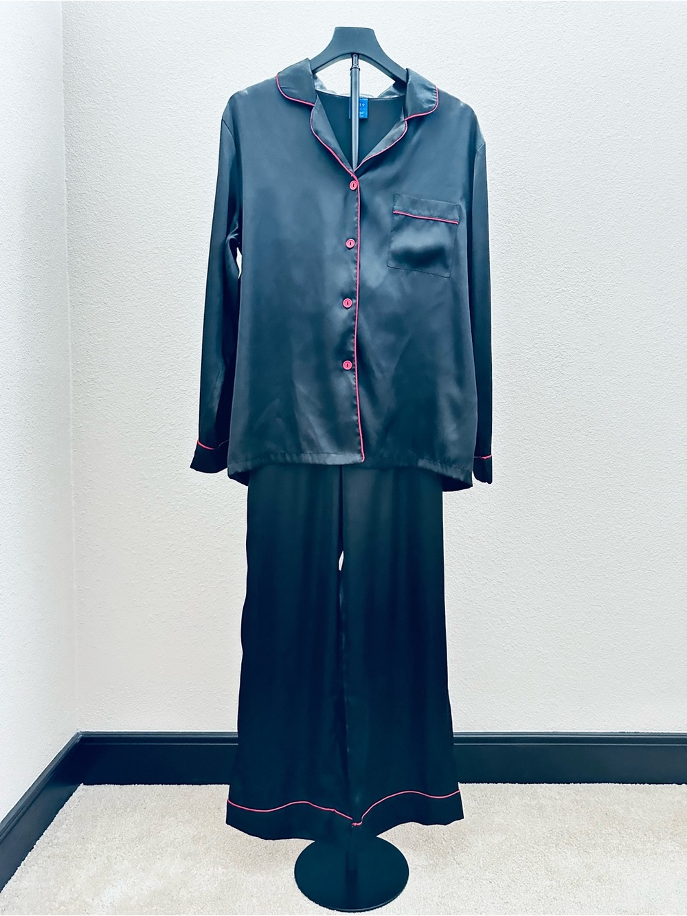 Women’s Apt.9 Black Satin Pajama Set with Red  Trim Size L